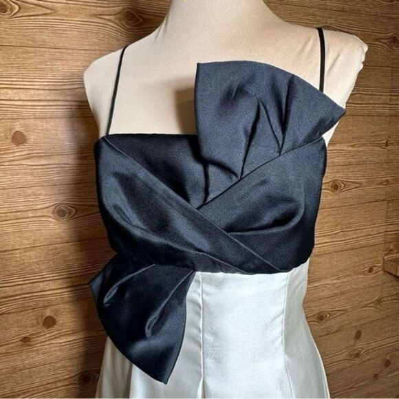 JS Collection - Picture 6 of 7